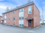 113 Dundas St E-16