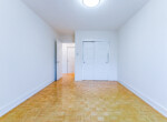 949 Simcoe St N-36