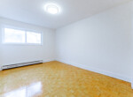 949 Simcoe St N-37