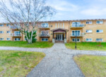 949 Simcoe St N-44